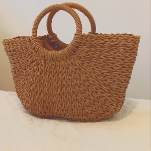 Summer bag, lining 100% polyester Shell 100% paper